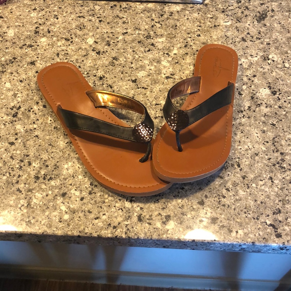 SANDALS!!